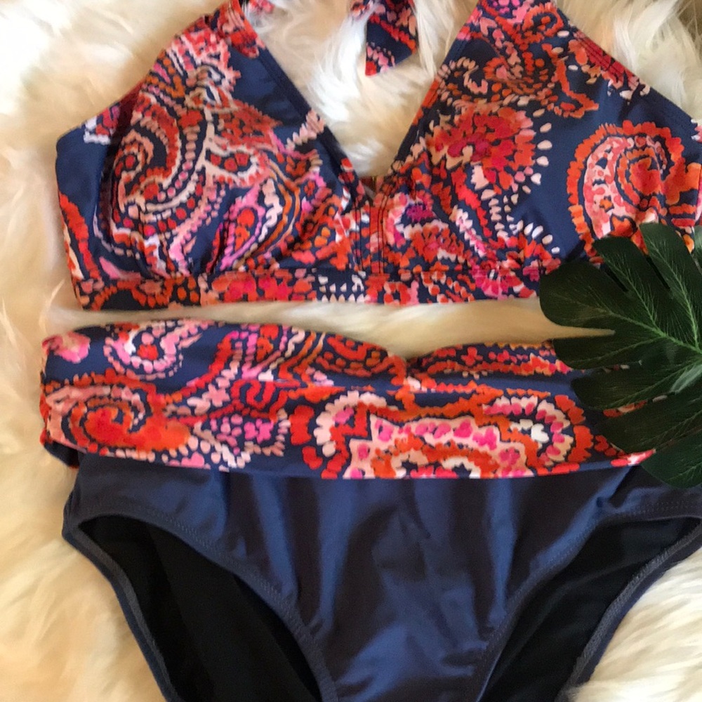 Bikini - Picture 2 of 6